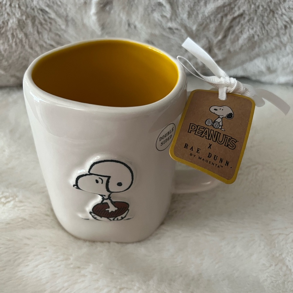 Snoopy Football Mug NWT - Picture 3 of 6